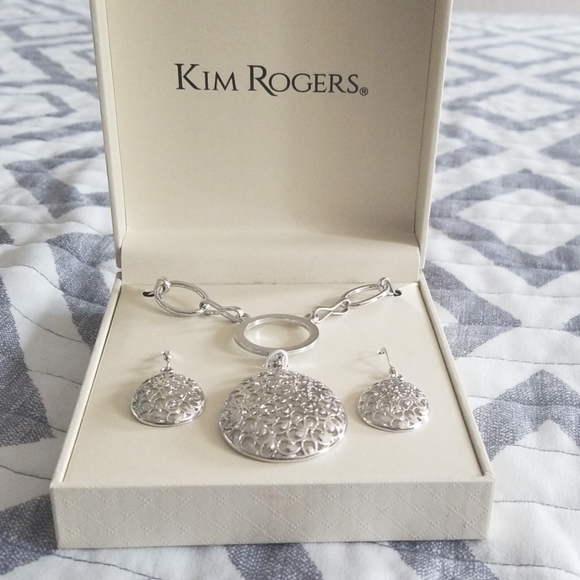 Silver Necklace & Earring Set - Picture 2 of 2